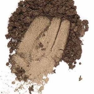 Younique Pigment Powder Eye Shadow in Confident